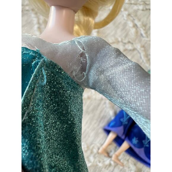 Disney Store Frozen Elsa and Anna Classic Dolls 12 Inches - Picture 4 of 8